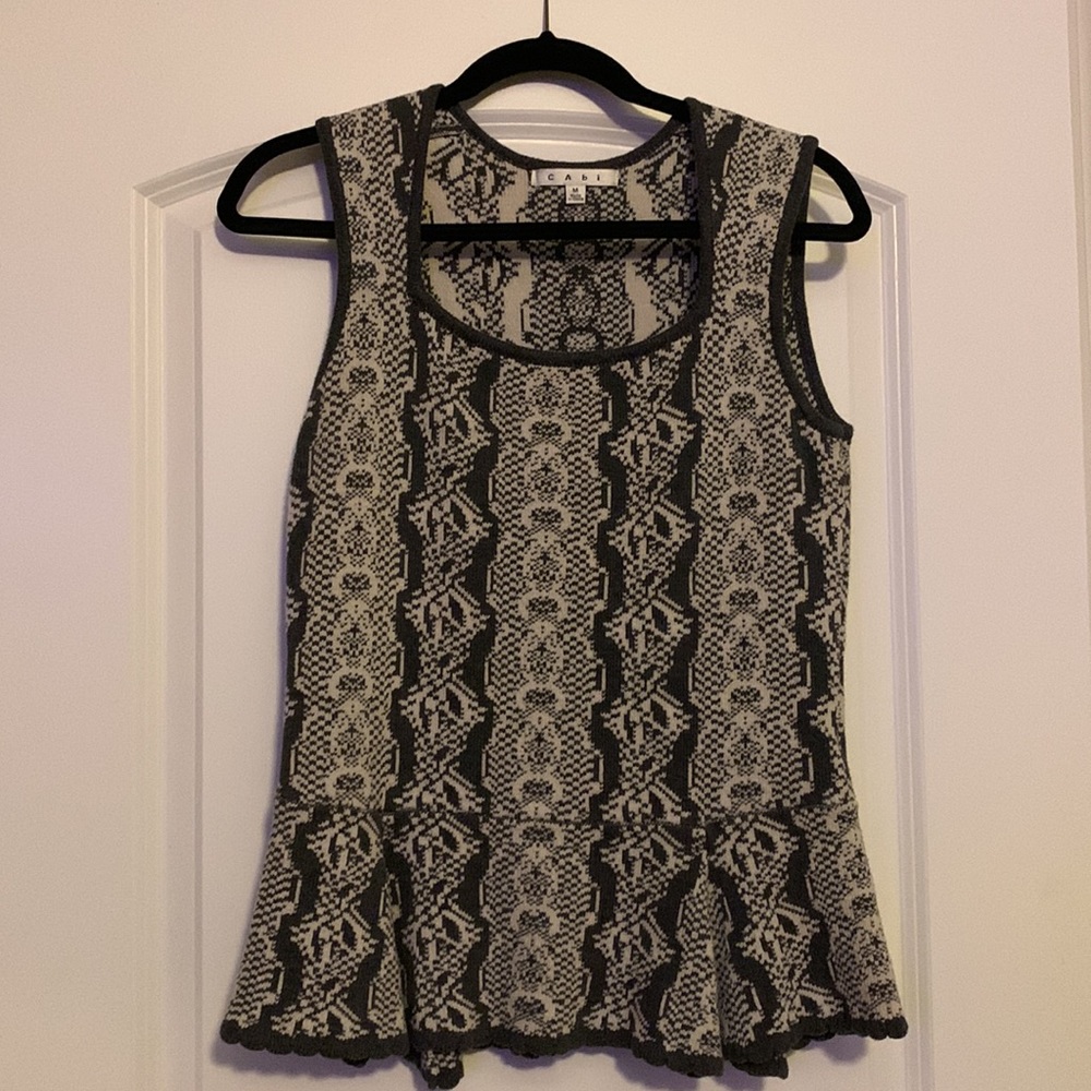 Sweater with ruffle hem